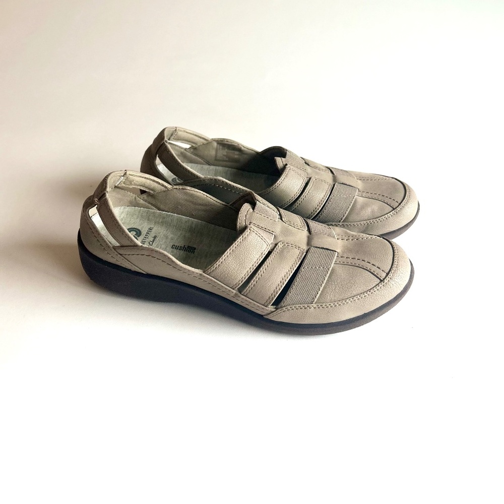 Clark’s Grey Leather Rubber Outsole Sneakers size 8.5